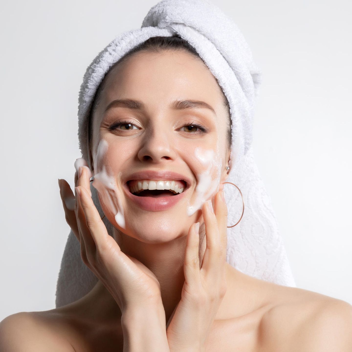 Aufbau der perfekten Routine: Wichtige Schritte für jede Haut (unabhängig von der Anzahl der Produkte)