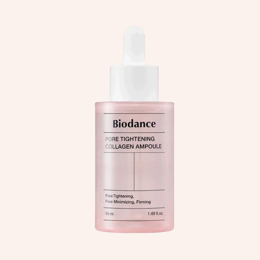 Biodance Pore Tightening Collagen Ampoule 50ml – rosa getönte Pipettenflasche vor Schwarz