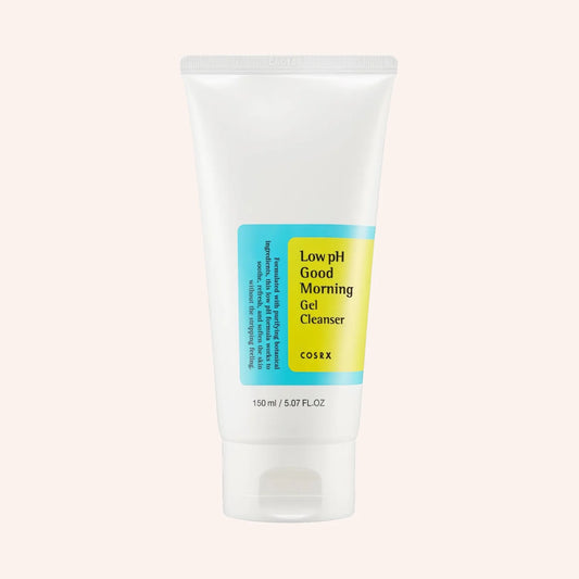 COSRX Low pH Good Morning Gel Cleanser 150ml – Tube mit weißer Kappe und gelb-blauem Etikett vor dunklem Grund
