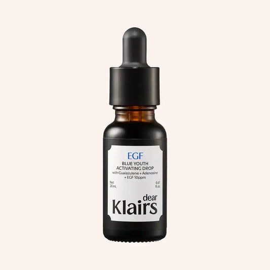 dear, Klairs EGF Blue Youth Activating Drop 20ml – dunkle Glasflasche mit Pipette vor weißem Hintergrund