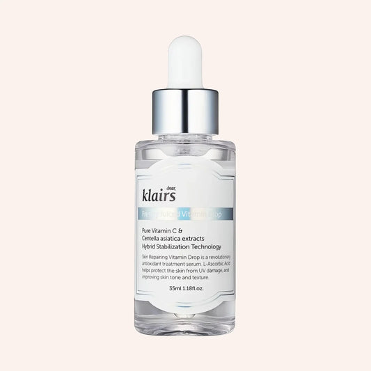 dear, Klairs Freshly Juiced Vitamin Drop 35ml – Pipettenflasche mit weißem Etikett und rotem Band vor Schwarz