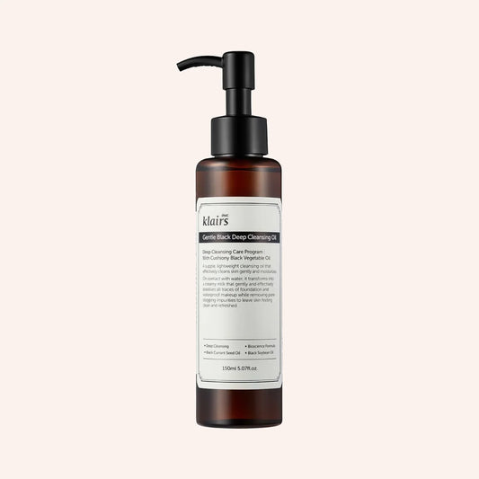 dear, Klairs Gentle Black Deep Cleansing Oil 150ml – dunkle Pumpflasche mit weißem Etikett vor schwarzem Hintergrund