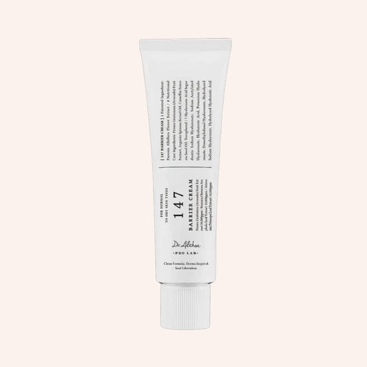 Dr. Althea 147 Barrier Cream 50ml – Weiße Tube mit geschlossenem Deckel vor dunklem Hintergrund