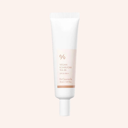 Dr. Ceuracle Vegan Kombucha Tea BB Cream SPF 30/PA++ 30ml – Weiße Tube aufrecht vor schwarzem Hintergrund