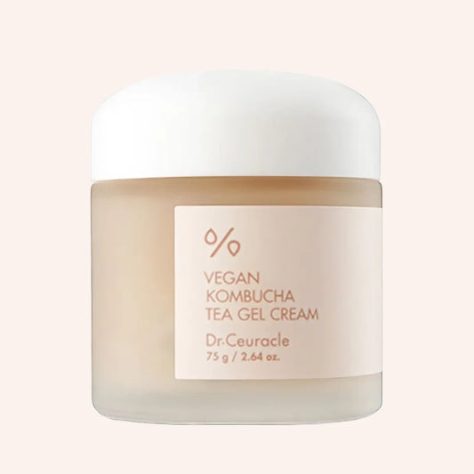 Dr. Ceuracle Vegan Kombucha Tea Gel Cream 75g – beiger Tiegel mit Deckel vor dunklem Hintergrund