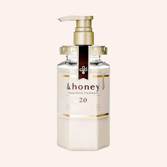 &honey Deep Moist Hair Treatment 2.0 445g – Weiße Flasche mit weißem Pumpkopf und dunkler Kappe, aufrecht stehend