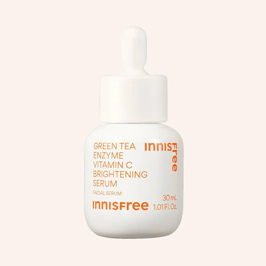 Innisfree Green Tea Enzyme Vitamin C Brightening Serum 30ml – weiße Pipettenflasche mit grüner Schrift