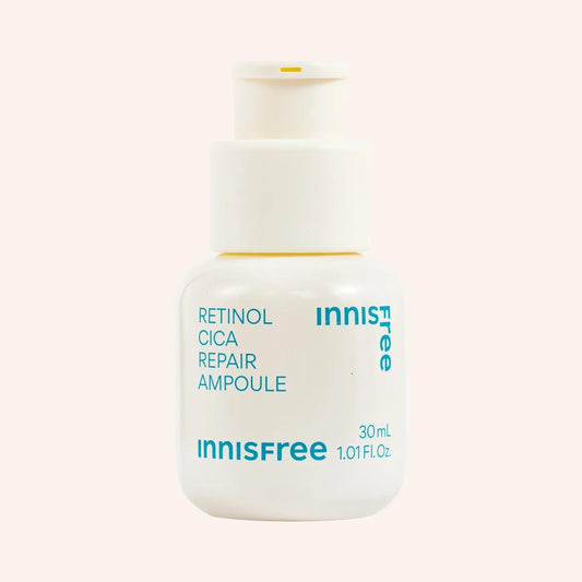 Innisfree Retinol Cica Repair Ampoule 30ml – Flasche mit weißem Pumpkopf und weißem Etikett, auf hellem Grund