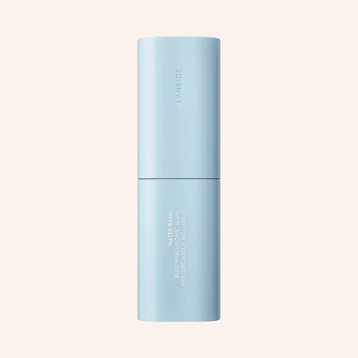 Laneige Water Bank Blue Hyaluronic Serum 50ml – weiße Flasche aufrecht vor schwarzem Hintergrund, starker Kontrast