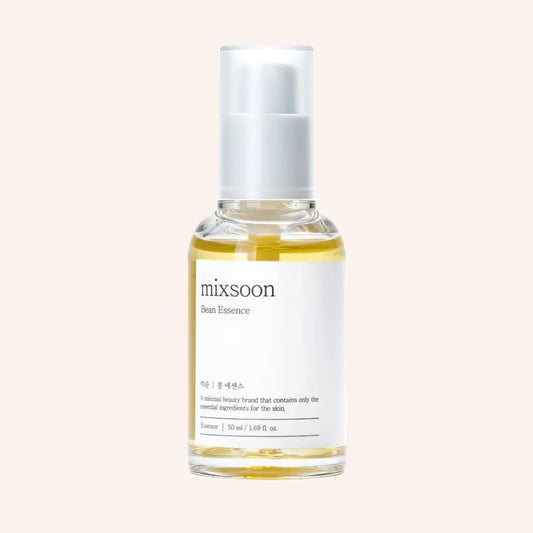 Mixsoon Bean Essence 50ml – weiße Pipettenflasche vor schwarzem Hintergrund