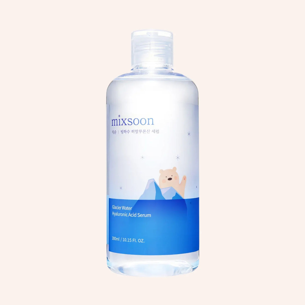 Mixsoon Glacier Water Hyaluronic Acid Serum 100ml – Flasche mit hellblauem Musteretikett vor dunklem Hintergrund
