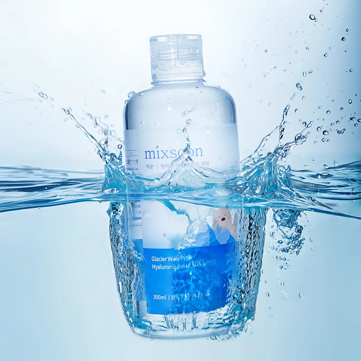 Mixsoon Glacier Water Hyaluronic Acid Serum 100ml – blaue Flasche mit spritzenden Wassertropfen