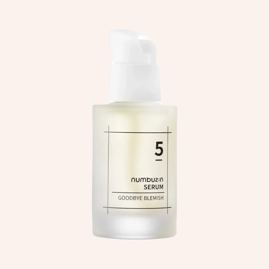 Numbuzin No.5 Goodbye Blemish Serum 50ml – Pipettenflasche mit weißer Kappe vor schwarzem Hintergrund