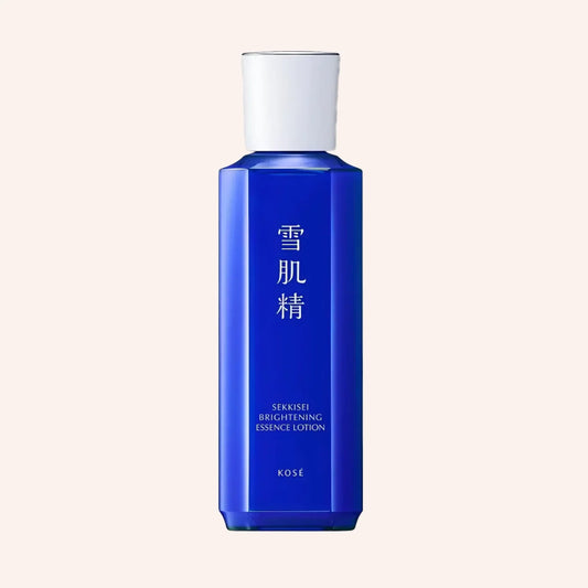 Sekkisei Brightening Essence Lotion 200ml – blaue Flasche aufrecht vor Schwarz