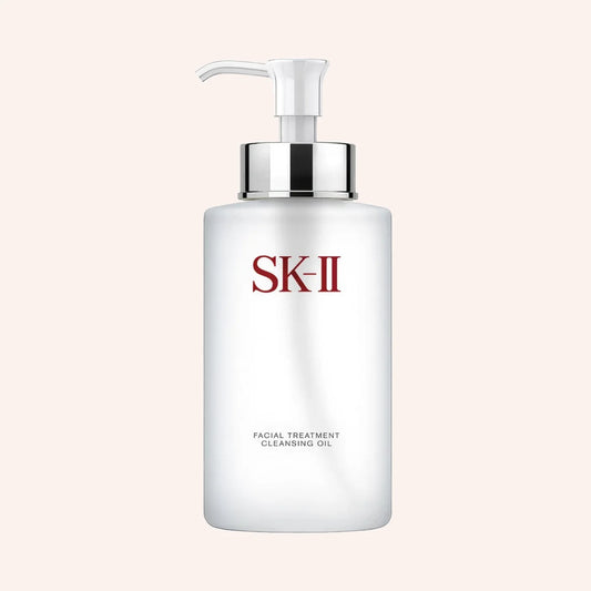 SK-II Facial Treatment Cleansing Oil 250ml – Pumpflasche aus Kunststoff mit weißem Pumpkopf, klarer Körper und sichtbares Öl