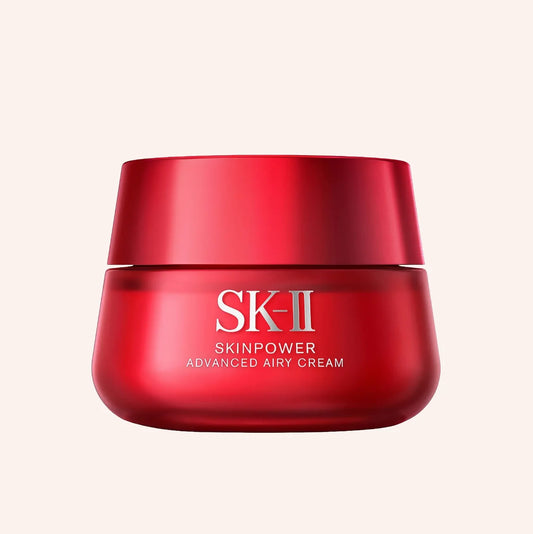 SK-II Skinpower Advanced Airy Cream 50g – Tiegel mit rotem Deckel vor dunklem Hintergrund