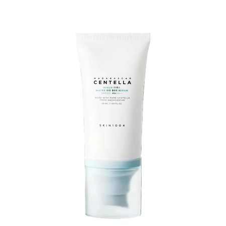 SKIN1004 Madagascar Centella Hyalu-Cica Water-Fit Sun Serum SPF50+ PA++++ 2x50ml – cremefarbene Tube, Etikett mit Struktur