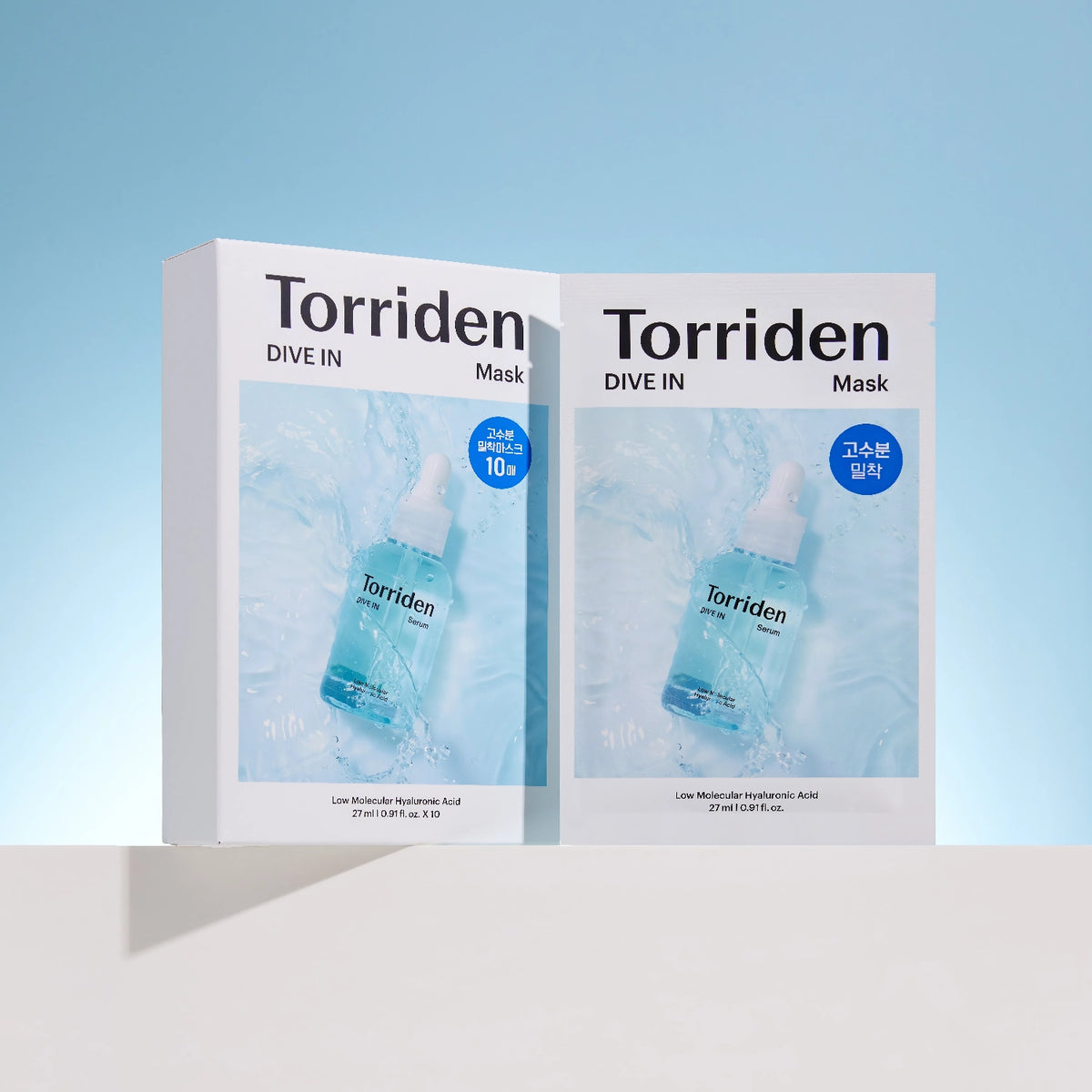 Torriden DIVE-IN Low Molecular Hyaluronic Acid Mask 27ml – weiß-blaues Maskensachet auf blauem Grund